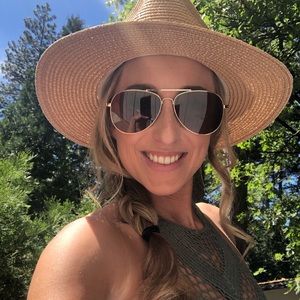 Meet your Posher, Michele